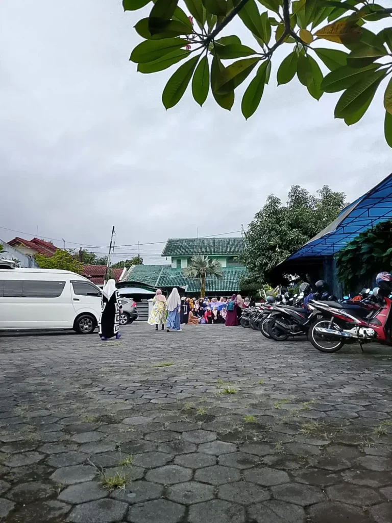 Harga Sewa Hiace Luxury Jogja