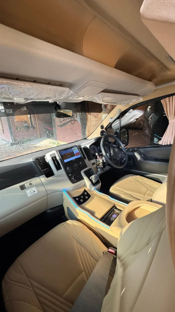 Sewa Hiace Luxury Bantul (1) Sewa Hiace Luxury Bantul