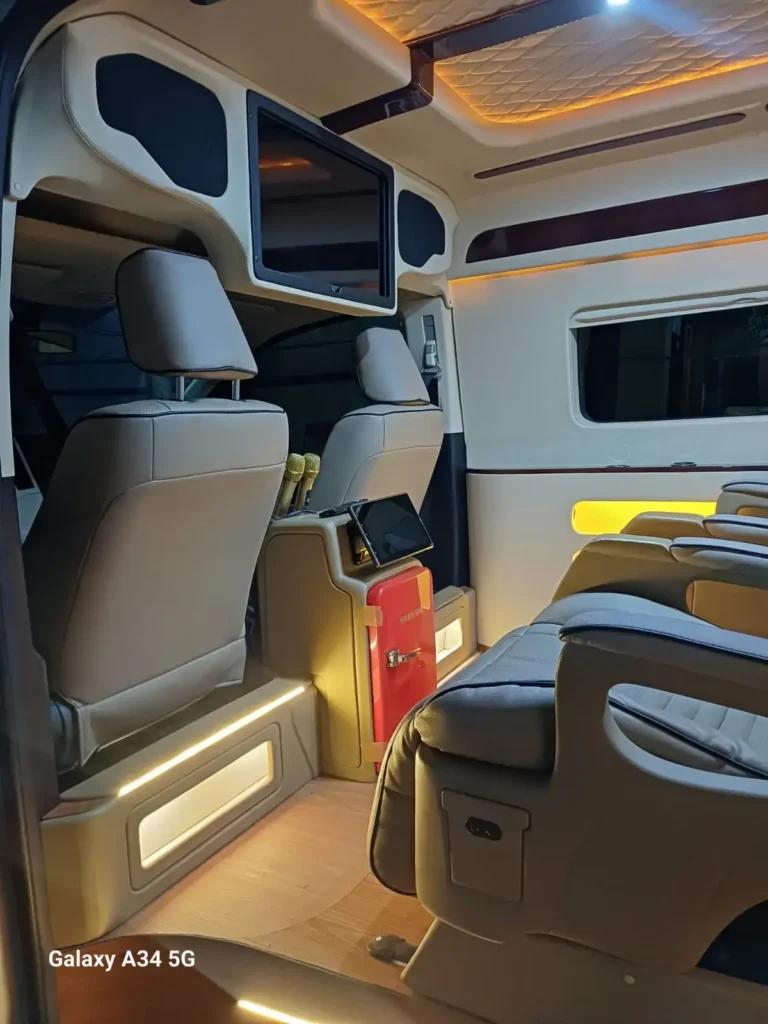 Sewa Hiace Luxury Solo